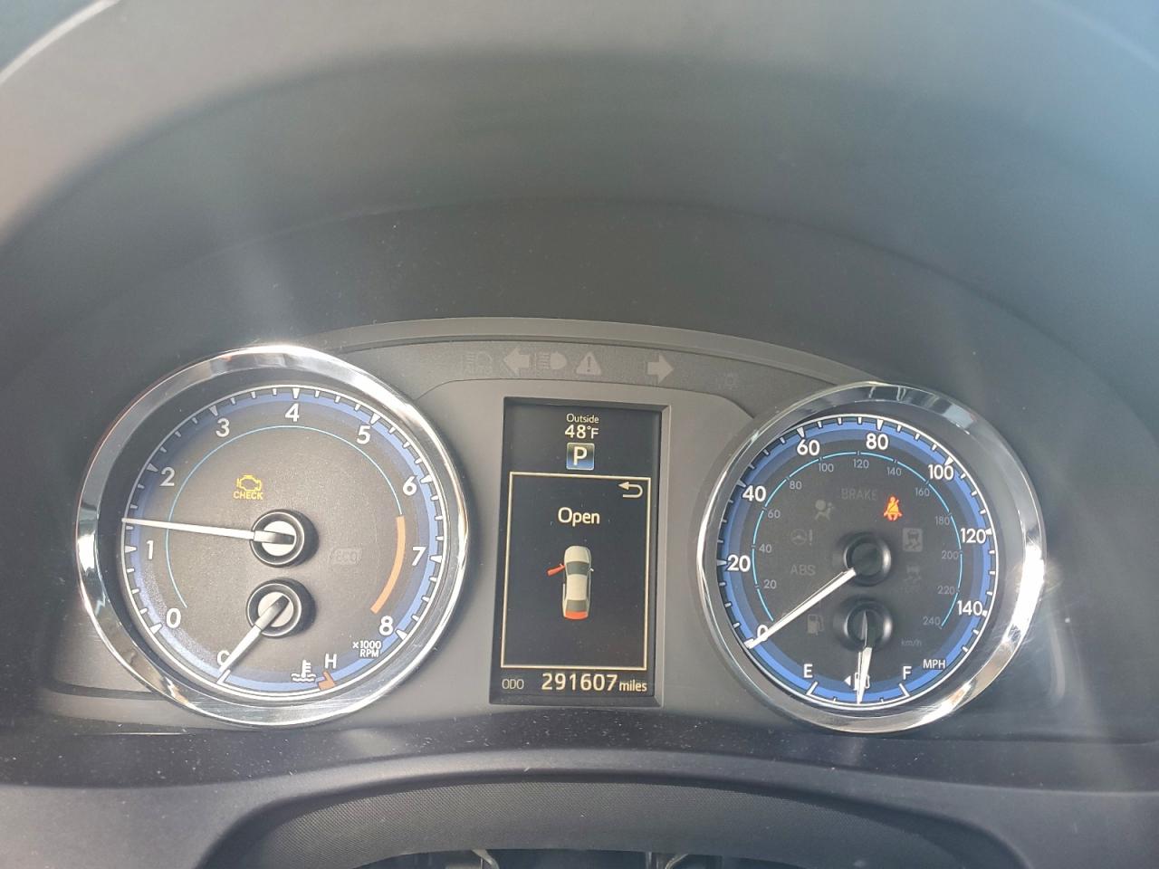 Toyota Corolla L Image 8