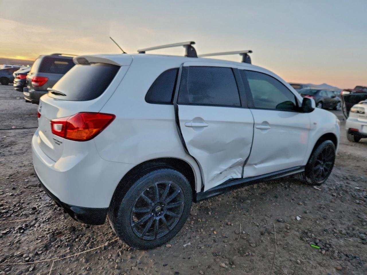 Mitsubishi Outlander Es Image 3