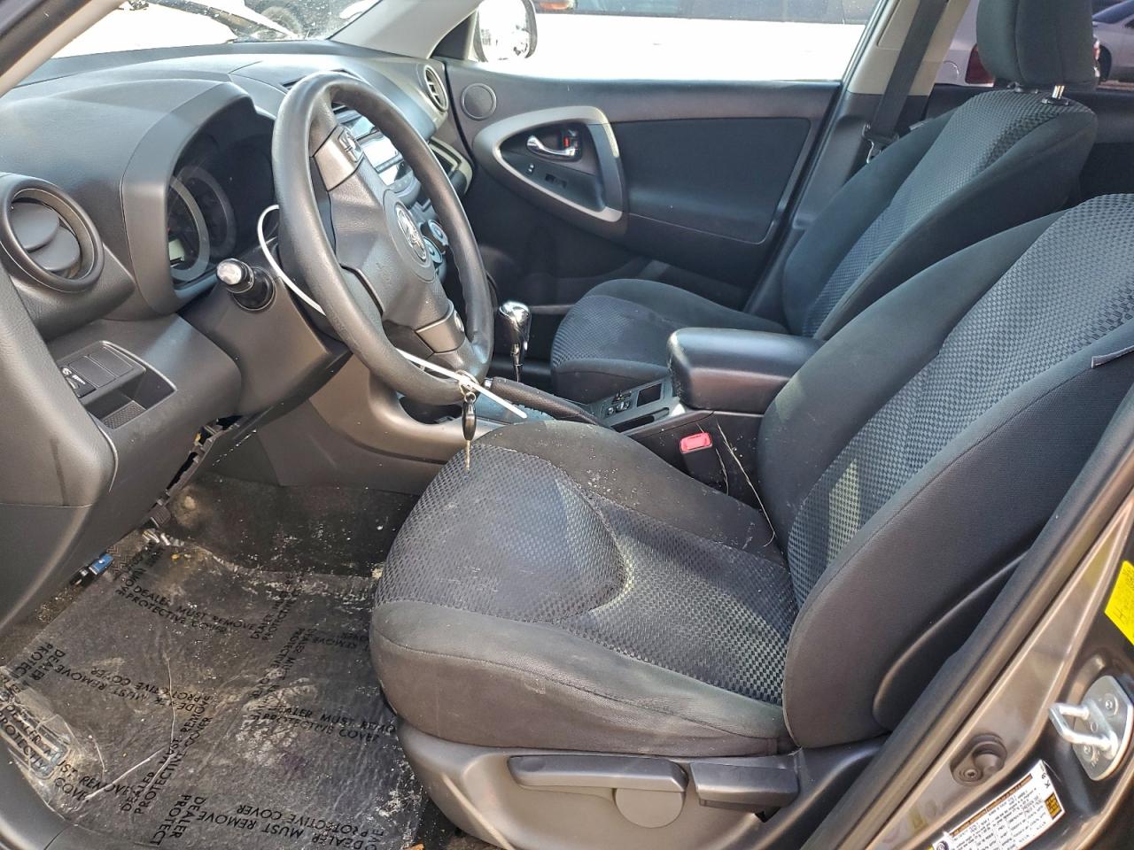 Toyota RAV4 Sport Image 3