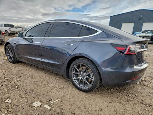 Tesla Model 3 Image 11