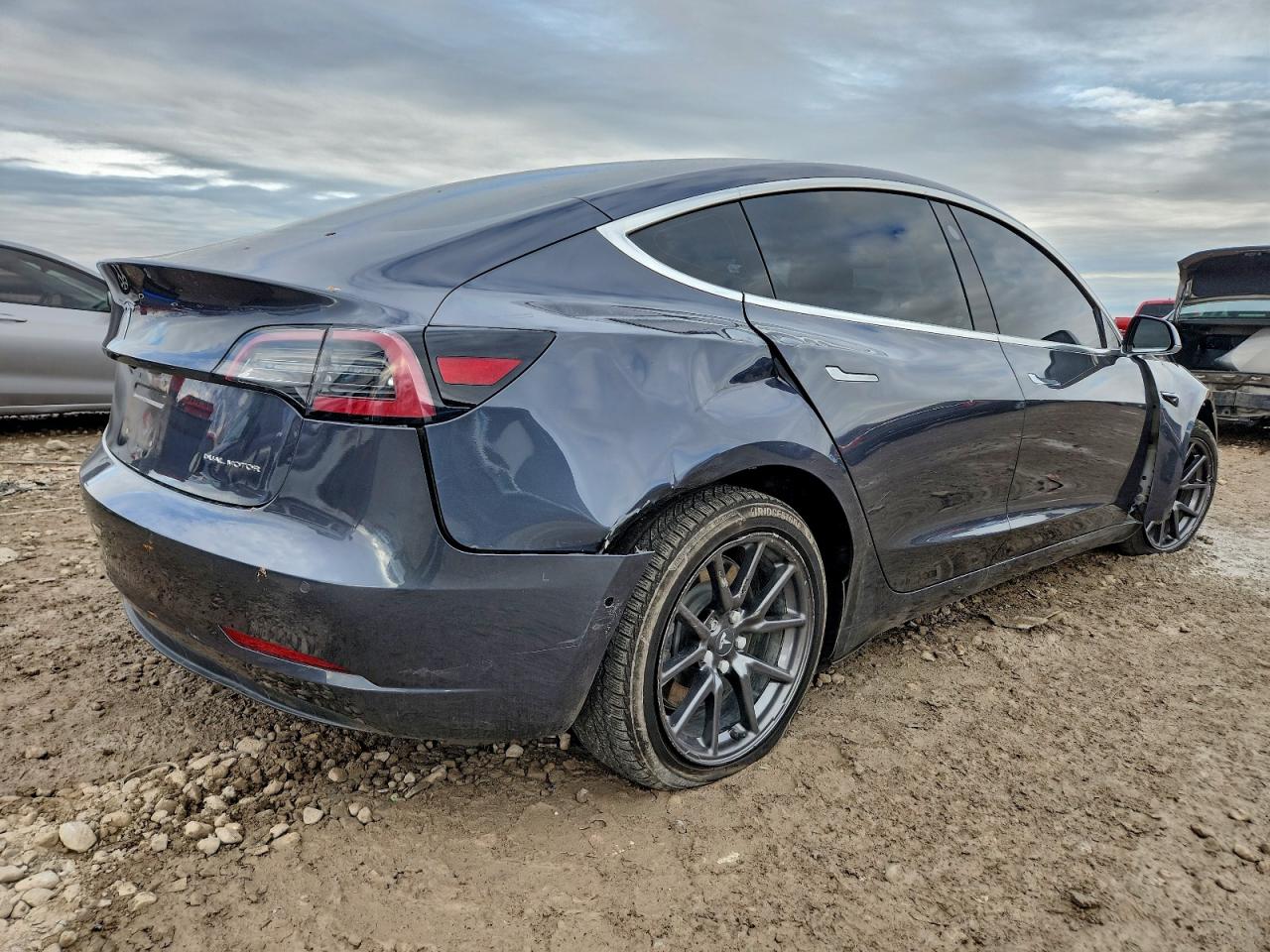 Tesla Model 3 Image 12