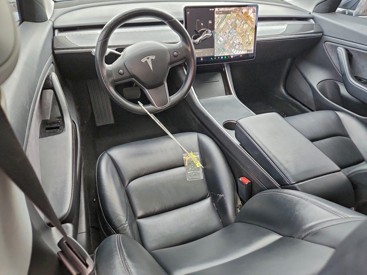 Tesla Model 3 Image 7