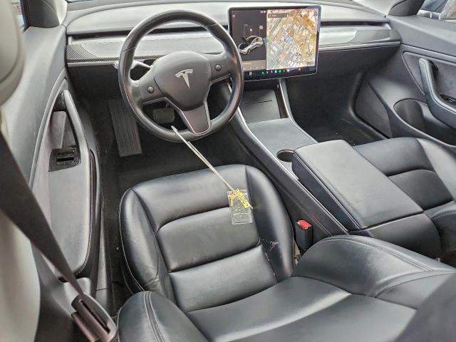 Tesla Model 3 Image 7