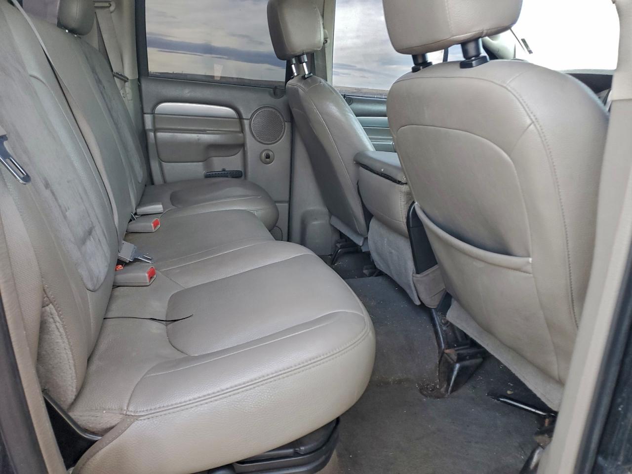 Dodge Ram 3500 St Image 10