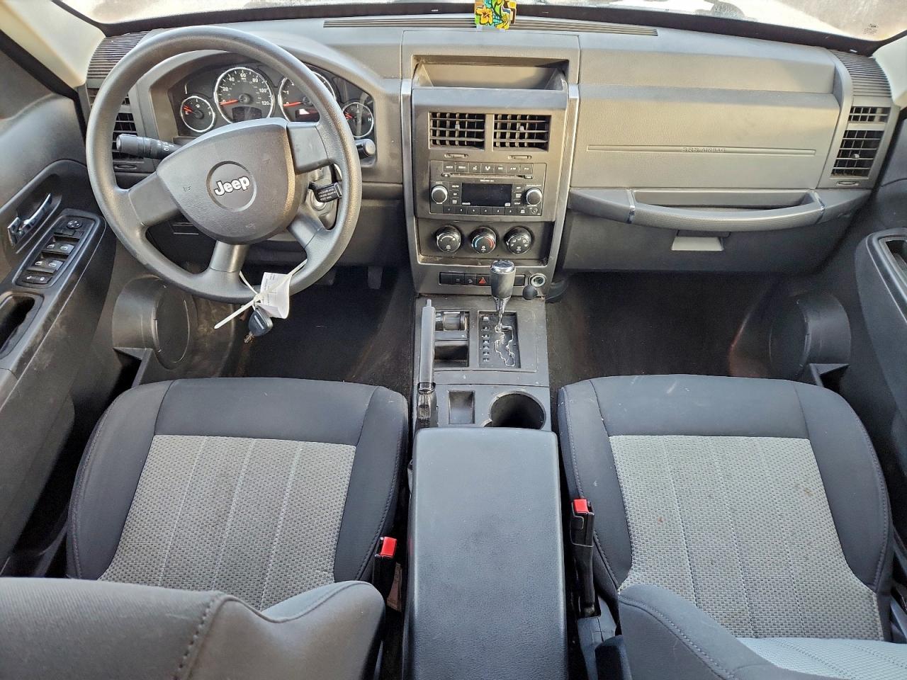 Jeep Liberty Sport Image 10