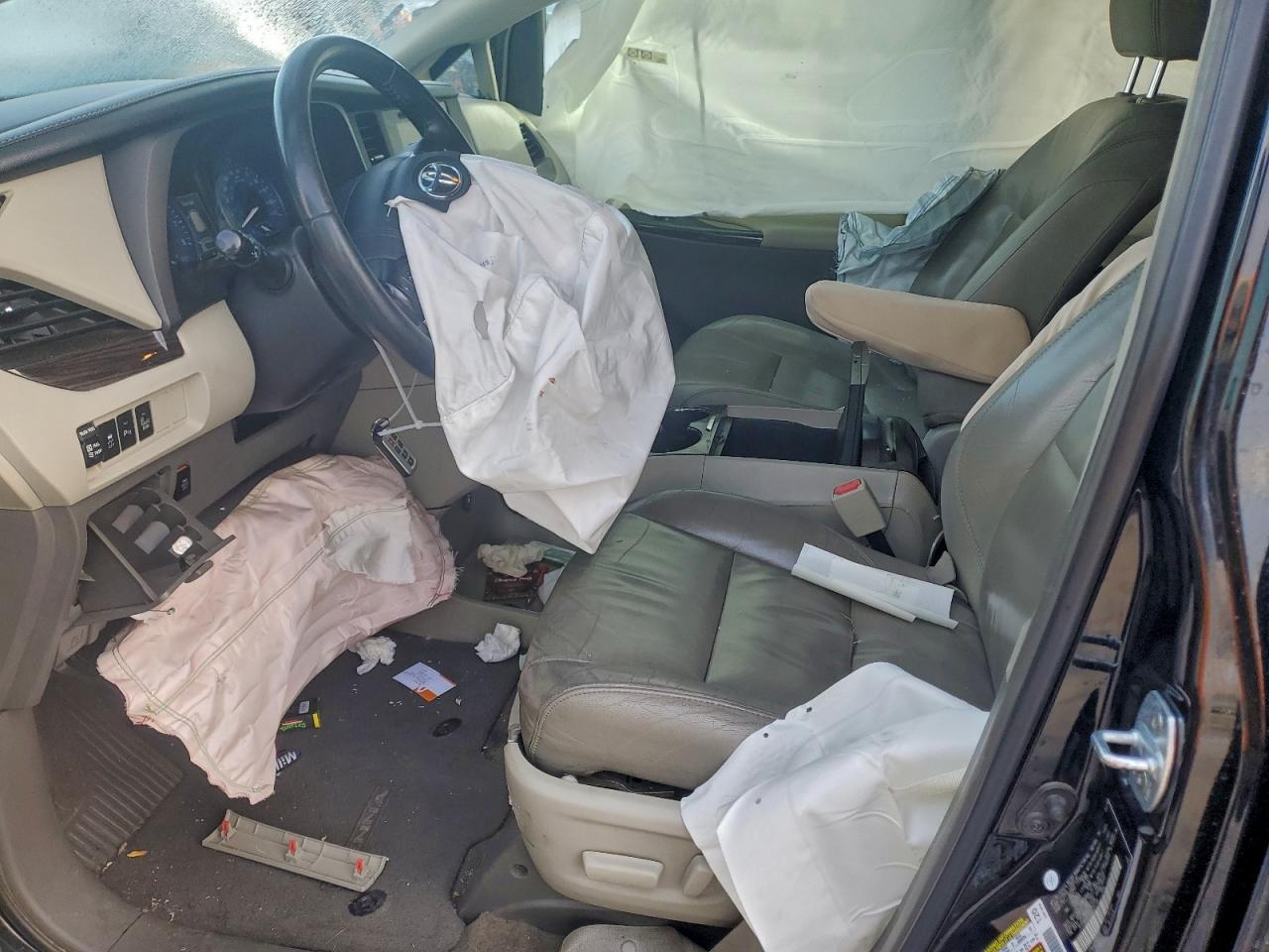 Toyota Sienna Xle Image 2