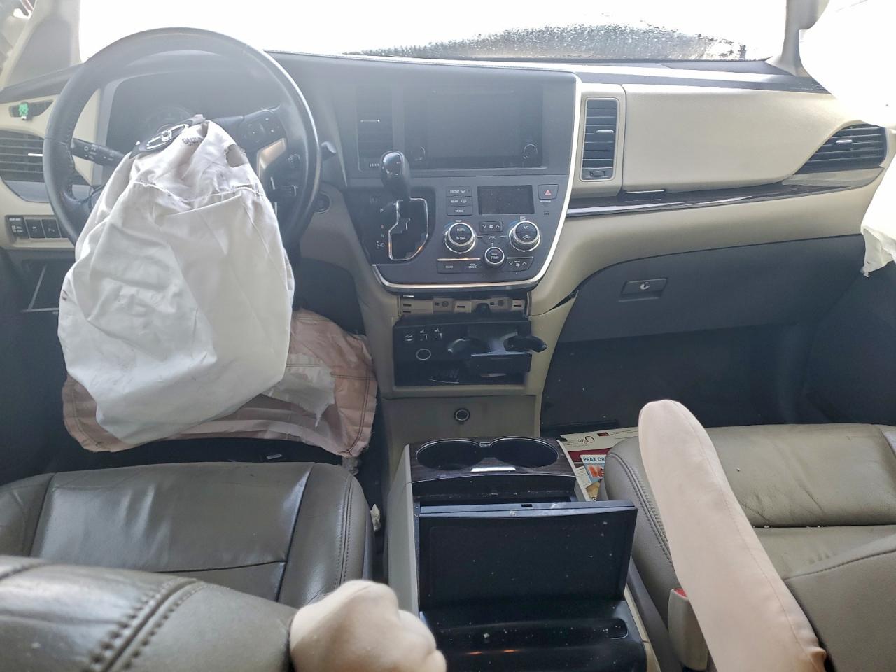 Toyota Sienna Xle Image 9