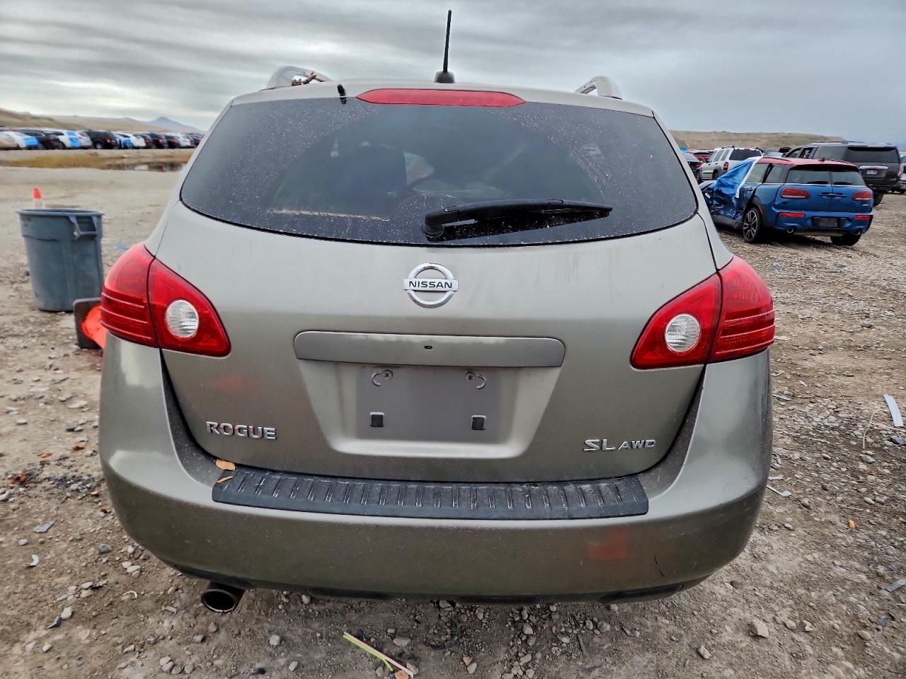 Nissan Rogue S Image 2