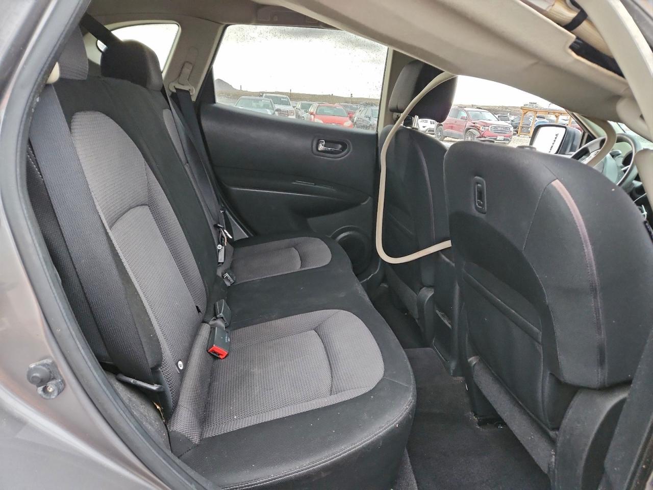 Nissan Rogue S Image 5