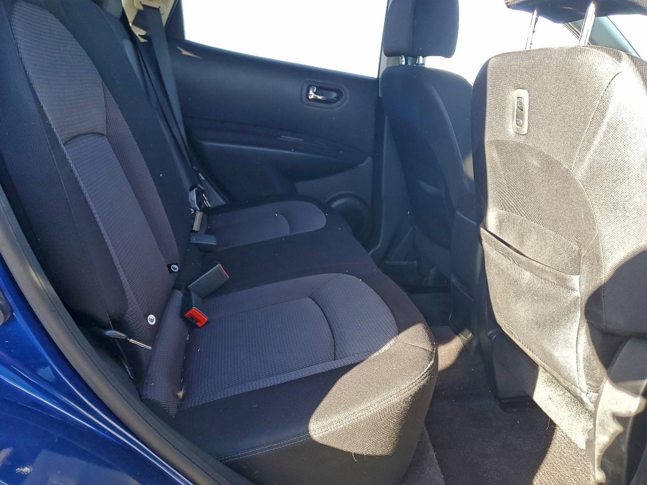 Nissan Rogue S Image 8