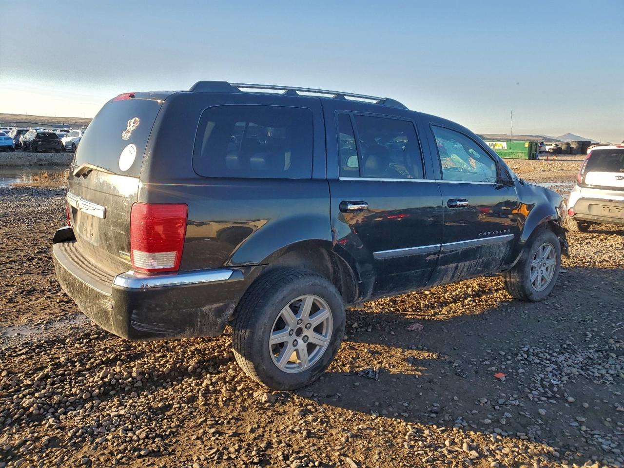 Chrysler Aspen Limited Image 13