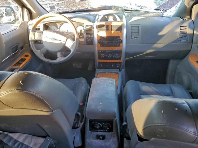 Chrysler Aspen Limited Image 4