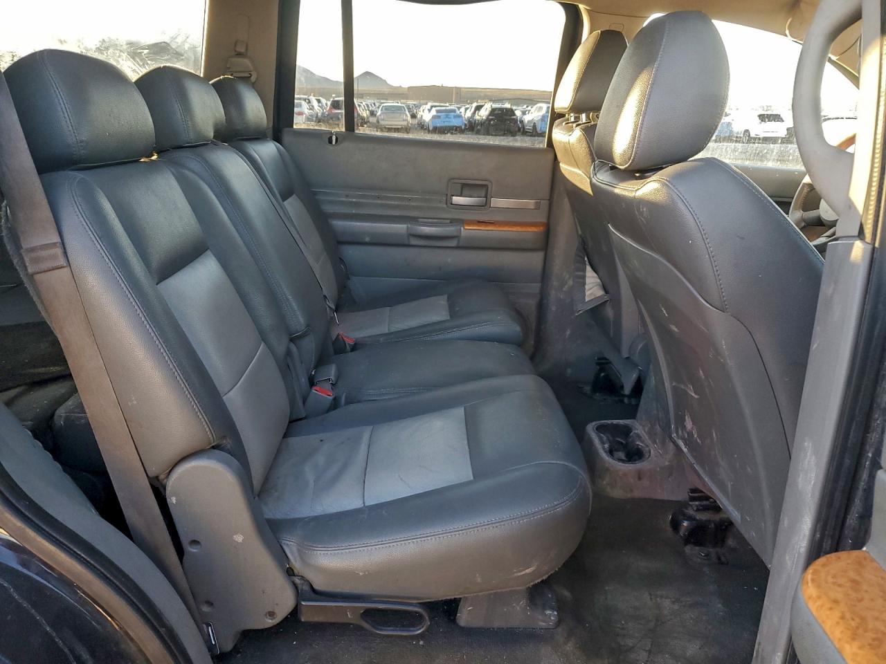 Chrysler Aspen Limited Image 11